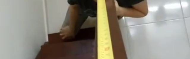 Dosada je dostigla vrhunac pa su izmislili novu igru u karantinu (VIDEO)