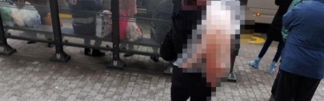 ŽIVEĆE OVAJ NAROD! Šok fotka sa autobuske stanice: Ono što je u kesi, mnoge je zaprepastilo, a neke i nasmejalo