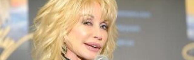Зашто је Доли Партон од Безоса добила 100 милиона долара