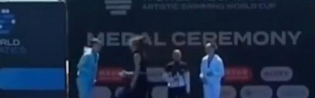 RUSIJA JE ZGROŽENA: Niko ne može da veruje šta su uradile sinhrone plivačice iz Ukrajine posle osvajanja medalja (VIDEO)