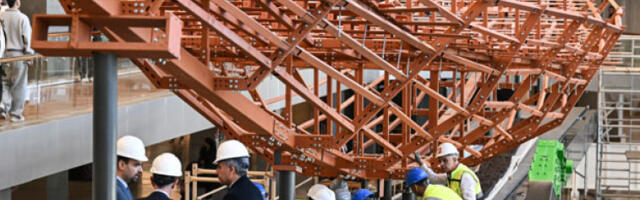 Чамац фараона Куфуа склапа се пред посетиоцима у Каиру