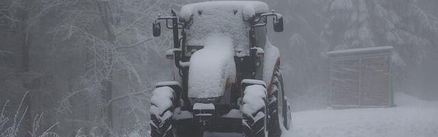 U delovima Srbije i dalje vanredno zbog snega, evakuisano 14 osoba, na Kosovu poplave