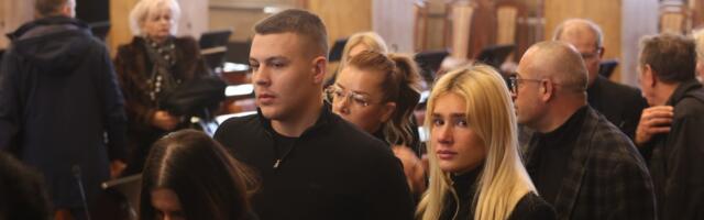 SIN TATJANE JEČMENICE NEM OD BOLA: Aleksa se ne odvaja od tetke, potpuno neutešan (FOTO)