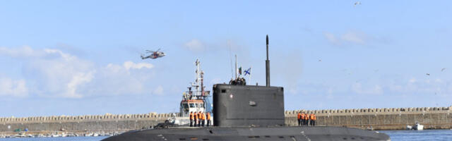 Руска подморница и војни брод упловили у Алжир