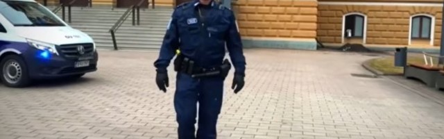 RASPEVANI POLICAJAC HIT NA DRUŠTVENIM MREŽAMA! Finac oduševio ljude pesmama na ruskom jeziku!