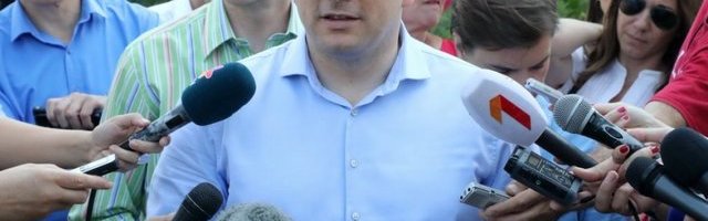 Virus ne sme da uđe u domove za stare  Štark arena spremna! Dnevno se tretira 60.000 kvadrata zdravstvenih ustanova
