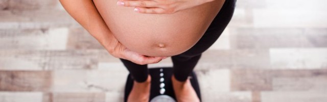 'Zašto imam najčudniji pupak na svetu?' 25 najčešćih misli trudnica po pitanju promena na telu