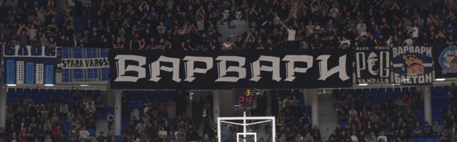 SKANDAL NAVIJAČA BUDUĆNOSTI: Čović, Radonjić i Ivanović BEZ ODEĆE na sramnom transparentu