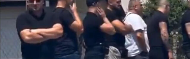 Šta se događa na stovarišu u Kosjeriću: Ćaci vs. građani, a onda i komšinica sa šmrkom (VIDEO)