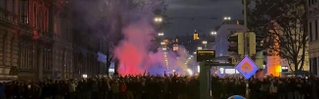 Delije zapalile Grac: Pogledajte korteo navijača Zvezde pred meč sa Šturmom