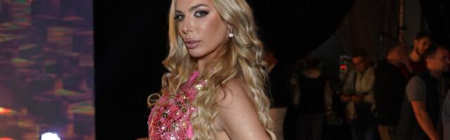 Sudbina ih spojila posle 18 godina - Starleta prvi put javno pokazala dečka (FOTO)