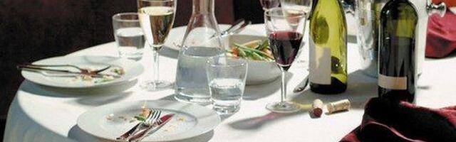 Zašto ne treba ostaviti praznu čašu na stolu? Naši stari su uvek gledali za gostima, evo zašto ih je to plašilo!