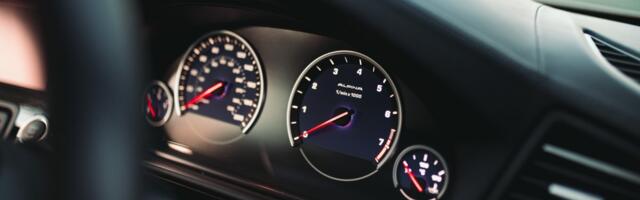 Ignorisanje ove lampice na automobilu zimi može da vas skupo košta: Stručnjaci otkrili zašto