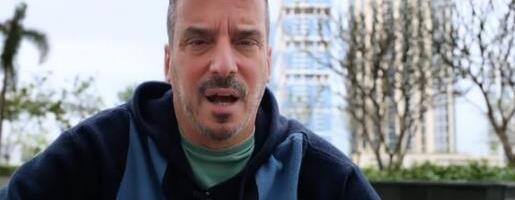 "VUČIĆ RADI DAN-NOĆ, A GRBOVIĆ USTANE U 10.15, KRMELJI JOŠ SAT U KREVETU" Žestoka prozivka Uroša Pipera: Piju kafe, pišu tvitove u kafićima... (VIDEO)