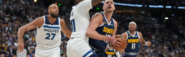 Trojkaaaaaa: Nikola Jokić ovim potezom uništio Gobera (VIDEO)