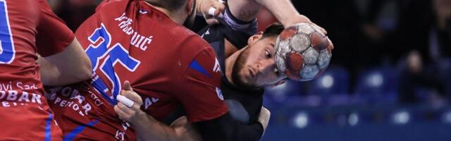 Haos u Novom Sadu: Grobari ubacili topovski udar na teren, finale prekinuto (VIDEO)