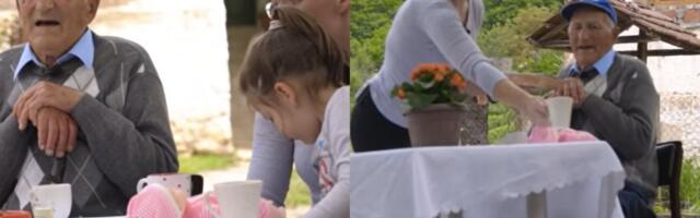 Deka i unuka iz Surdulice rasplakali Srbiju: Ovakvu ljubav danas svi žele, a čista je retkost
