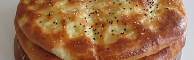 Vazdušaste lepinje punjene sirom i krompirom, mekane i slasne: Recept koji osvaja na prvi zalogaj