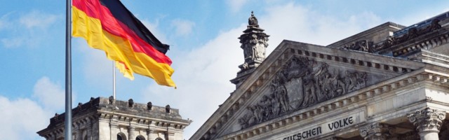 Dojče vele: Koalicioni poker bez Angele Merkel