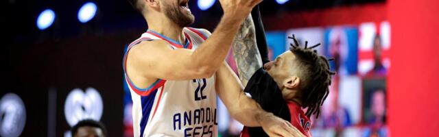 Kad je Vasa u MVP MODU nema brige za Efes! Šampion Evrope na krilima Micića PREGAZIO BERLIN, Barselona "oduvala" Baksoniju