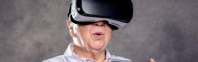 Unuka je našla sjajno rešenje kako da nauči baku da koristi mobilni telefon i imamo viral dana