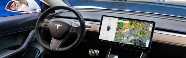 Tesla povlači gotovo 700,000 vozila zbog problema sa senzorom pritiska u gumama