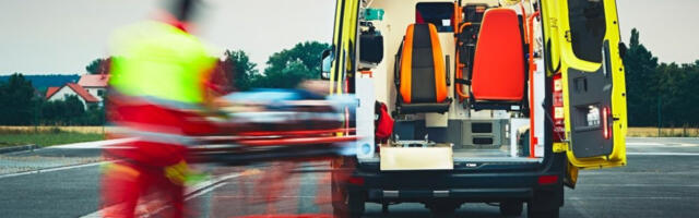 STRAŠNA SAOBRAĆAJKA NA VRAČARU! Muškarac sa teškim povredama glave hitno prevezen na VMA!