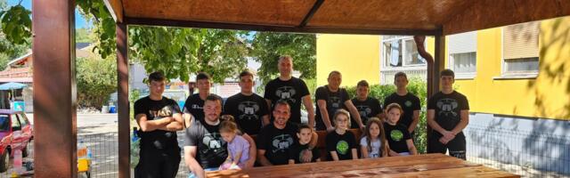 Stanari ulice Ljubomira Nikolića 154 sopstvenim sredstvima uredili međublokovski prostor