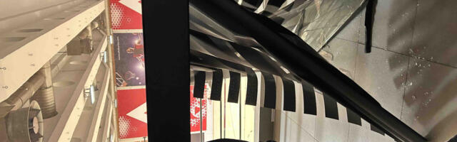 Haos zbog Žoca! Navijači Partizana lome stakla na ulazima Arene! (VIDEO/FOTO)