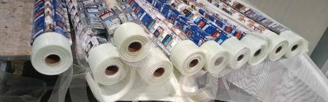 Dva pokušaja kijumčarenja 2450 paklica cigareta u fasadno mrežici