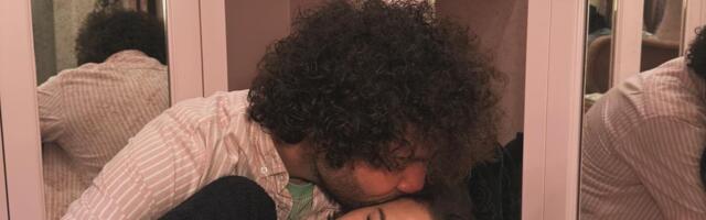 Muž Selene Gomez podigao noge na kauč i za sekund ZGROZIO, ovo ne priliči NIKOME: Komentari glasaju za razvod