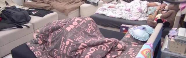 Maja i Asmin imali seks pred punom sobom: Nisu marili za upaljena svetla i kamere