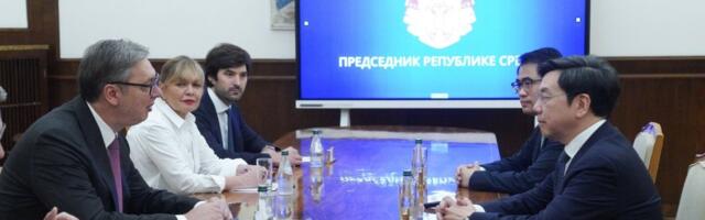 Vučić se sastao sa jednim od najvećih stručnjaka za AI: Predsednik razgovarao sa Kaj-Fu Lijem (FOTO)