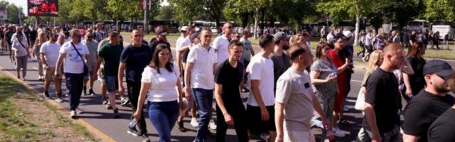"DOSTA NAM JE NASILJA I PODELA, NEĆEMO DA SRBIN UDARA NA SRBINA!" Građani na skupu u centru Beograda samo žele mir - U BUDUĆNOST SVI ZAJEDNO! (VIDEO)