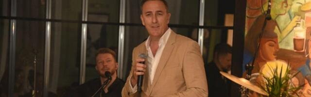 "Ja kljunom, ona kljunom": Sergej Ćetković joj spasio život, pa je udomio