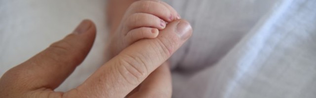 Mame su zakon – obestećenje porodilja koje su primale naknade niže od minimalnih zarada