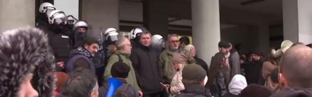 "Još jedna razbijena glava na oltar Vučiću i gradonačelniku Novog Sada"