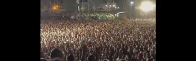 "Pumpanje" i na koncertu Guns n' Roses: Šta je masa ljudi uzvikivala na Ušću (VIDEO)