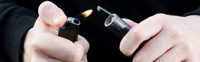 Dečak bacao petarde u dečjem parku, policajci se šokirali kada su ušli u njegovu kuću: Drama u Solinu