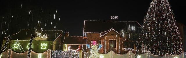 VIŠE OD 30.000 LAMPICA: Marinko ima najlepšu novogodišnju kuću u Srbiji, a evo koliko ga košta struja!