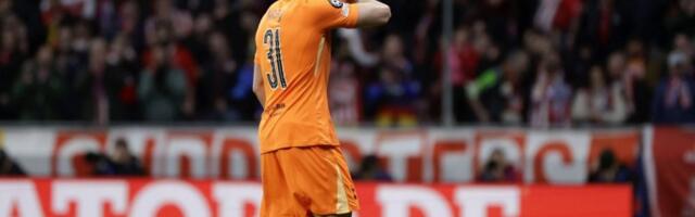 Golmani pružili podršku čuvaru mreže Totenhema koji je zamenjen u 17. minutu na debiju u Ligi šampiona (VIDEO)