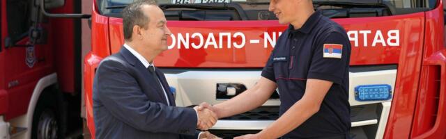 URUČENO JEDNO VATROGASNO VOZILO Dačić u Prokuplju najavio jačanje Sektora za vanredne situacije