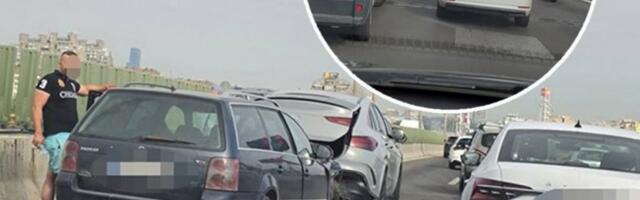 HAOS NA GAZELI! Lančani sudar izazvao kolaps - vozači zaglavljeni na mostu! (FOTO)