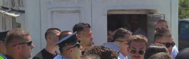Policija maltretirala i ponižavala građane privedene na Gazimestanu