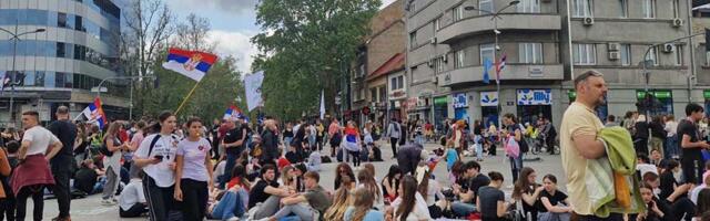 FOTO, VIDEO: U Novom Sadu se održava veliki protest srednjoškolaca