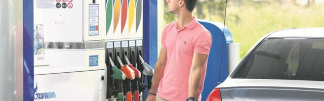 Srbin stao da natoči gorivo u Hrvatskoj, prišao mu krupan čovek i pitao odakle je? Kad je čuo odgovor, desilo se nešto čega nema ni na filmu: "Gleda, ćuti..."