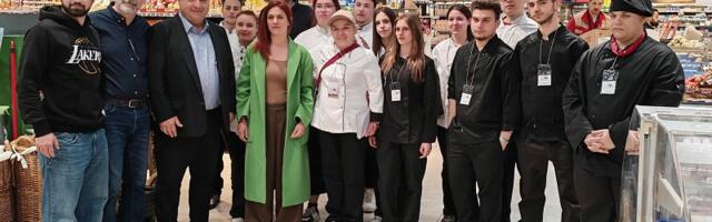 Kako su grčki studenti u Beogradu obeležili svoj dan nezavisnosti – uz ukuse kao kod kuće iz Super Vera