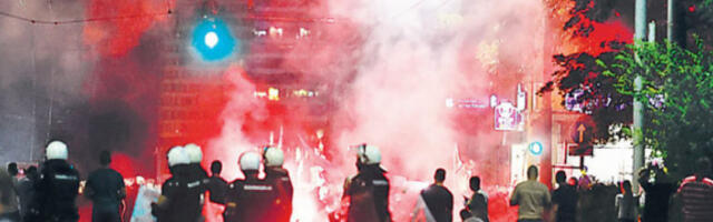 Декан Хемијског факултета признао да је могуће да студенти унесу пиротехнику у образовне установе