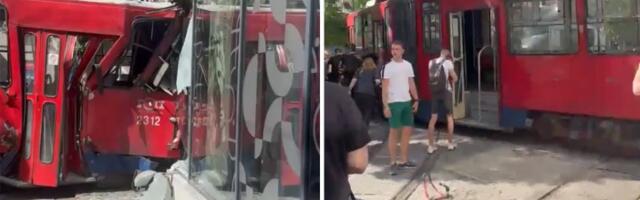 Tramvaj iskočio iz šina i udario u zgradu na Dorćolu, ima povređenih!