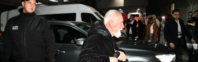 OVO JE NAJBOGATIJI PEVAČ NA NAŠIM PROSTORIMA: Plovi na svojoj jahti jer kao dete nije video more, na računu ima 100 miliona dolara, a nekada je radio u fabrici